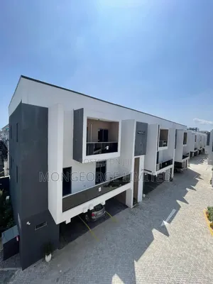 4bdrm Apartment in Ikate for sale