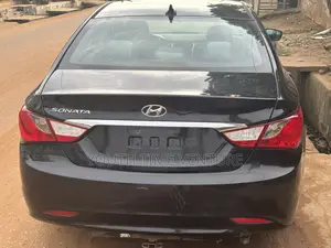 Hyundai Sonata Limited 2.0T Sedan (2.0L 4cyl 6A) 2013 Black
