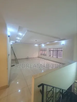 5bdrm Duplex in Shonibare Estate, Maryland for rent
