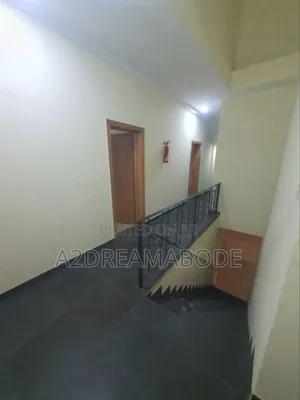 5bdrm Duplex in Shonibare Estate, Maryland for rent