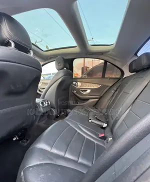 Mercedes-Benz C300 2016 Silver