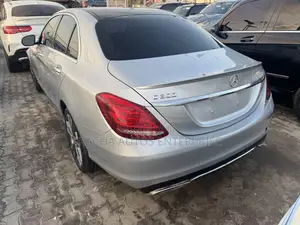 Mercedes-Benz C300 2016 Silver
