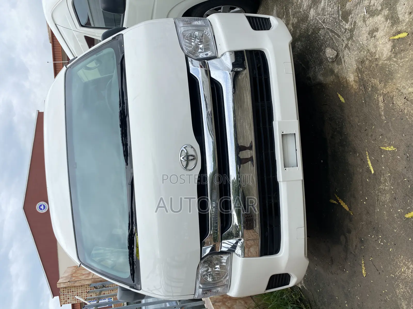 Toyota HiAce 2014 White