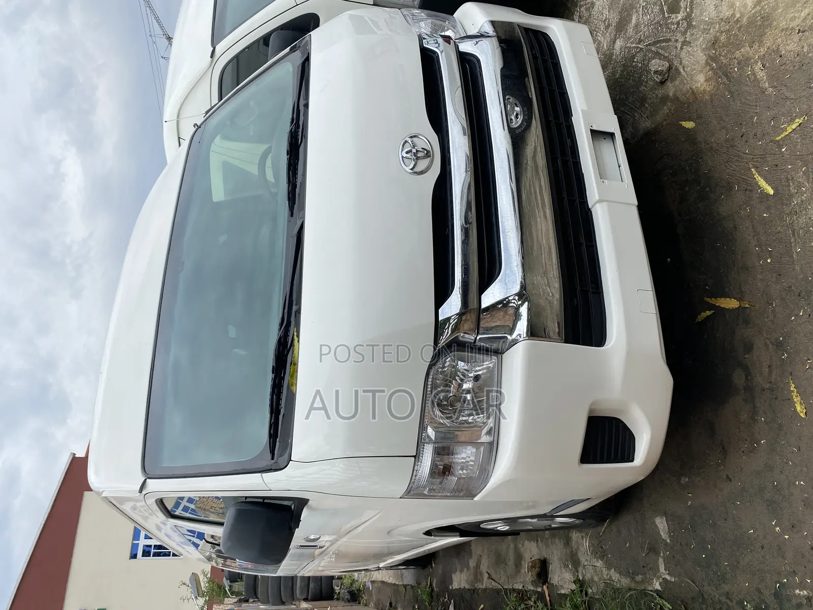 Toyota HiAce 2014 White