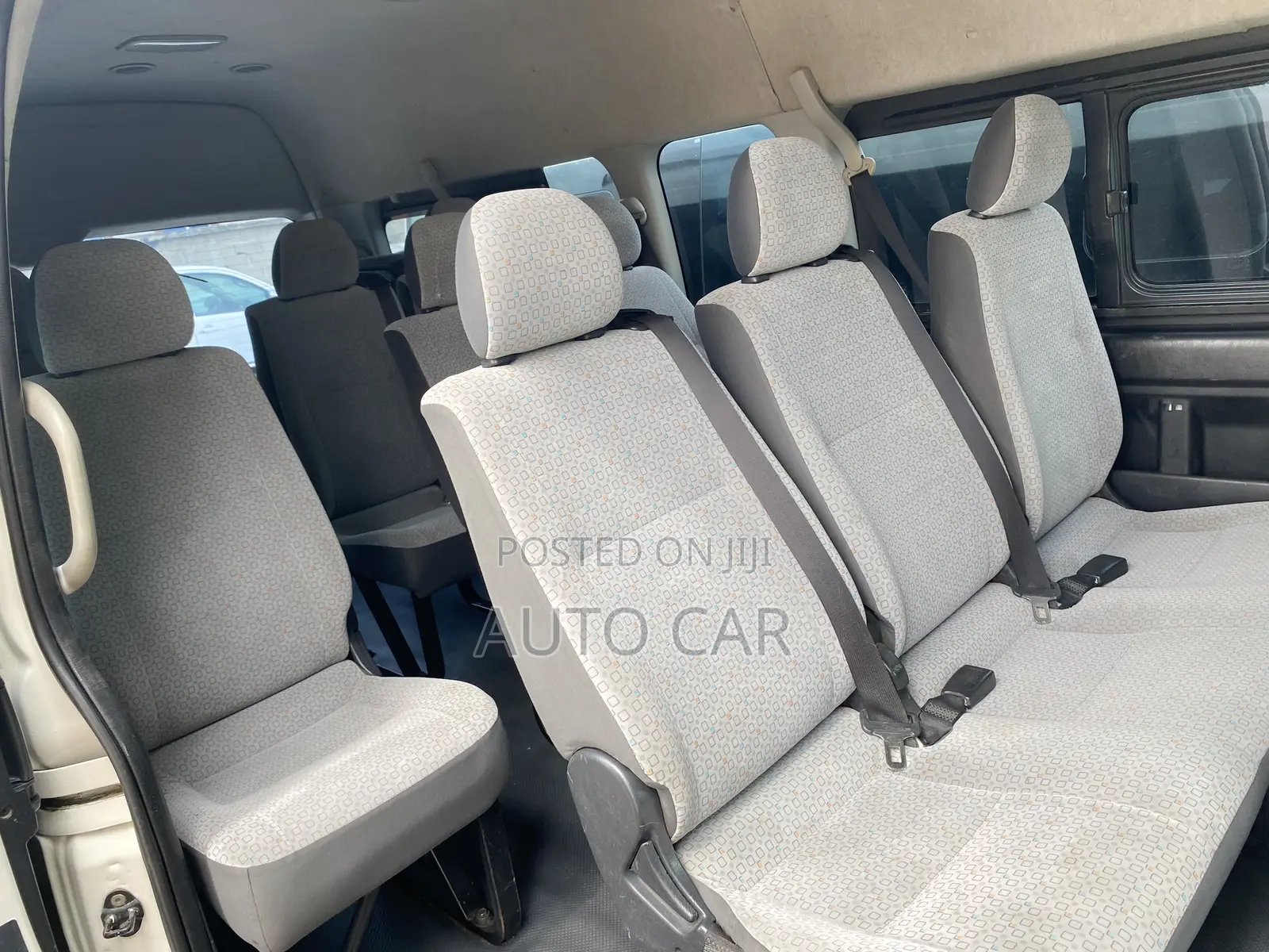 Toyota HiAce 2014 White