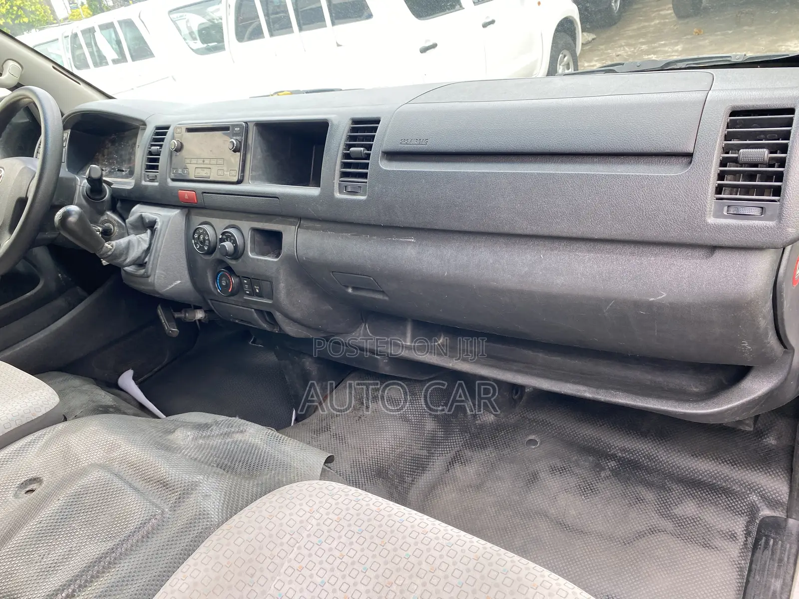 Toyota HiAce 2014 White
