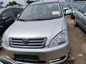 Toyota Avensis Verso 2.0 Petrol 2007 Silver