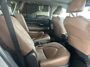 Toyota Highlander 2024 Silver