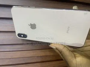 Apple iPhone XS Max 64 GB Gold