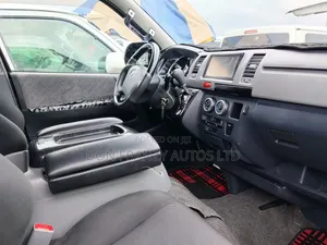 Toyota HiAce 2014 Black