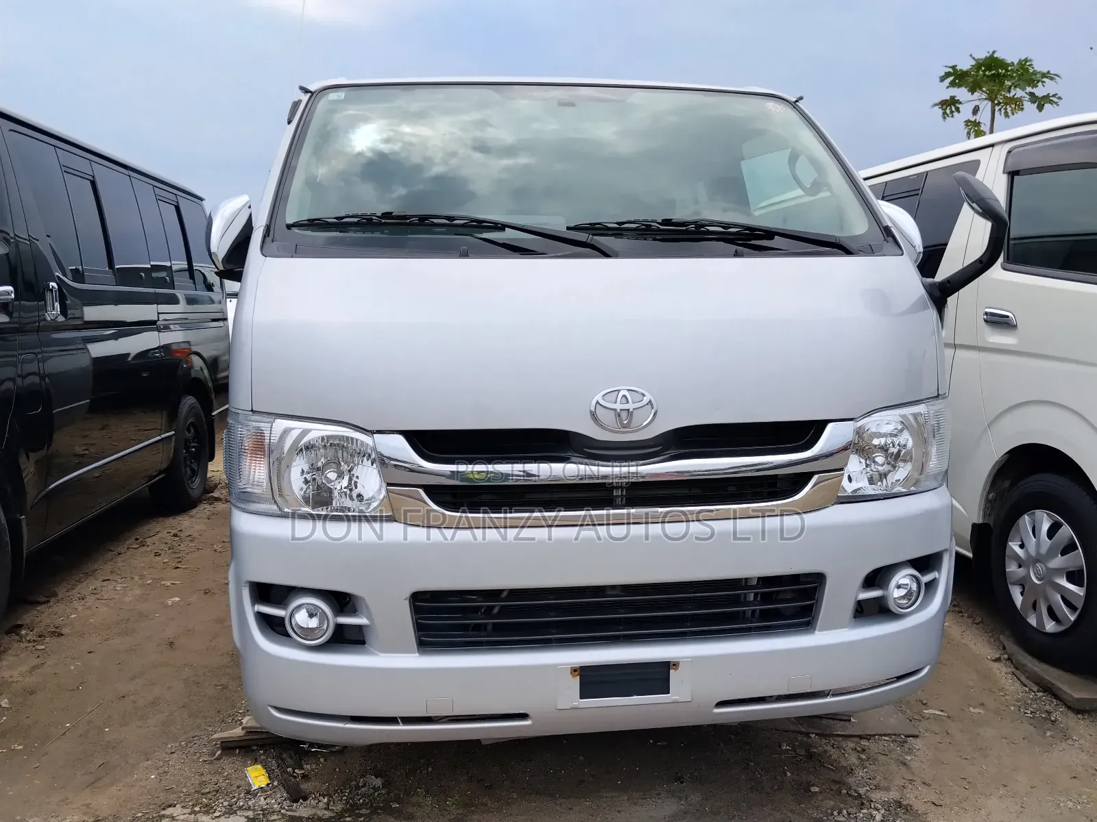 Toyota HiAce 2010 Silver