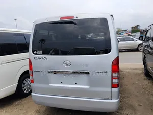 Toyota HiAce 2010 Silver