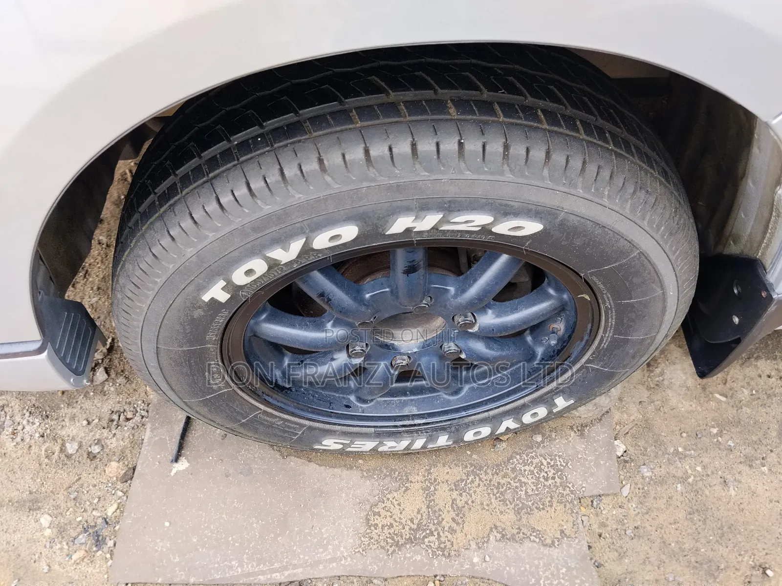 Toyota HiAce 2010 Silver