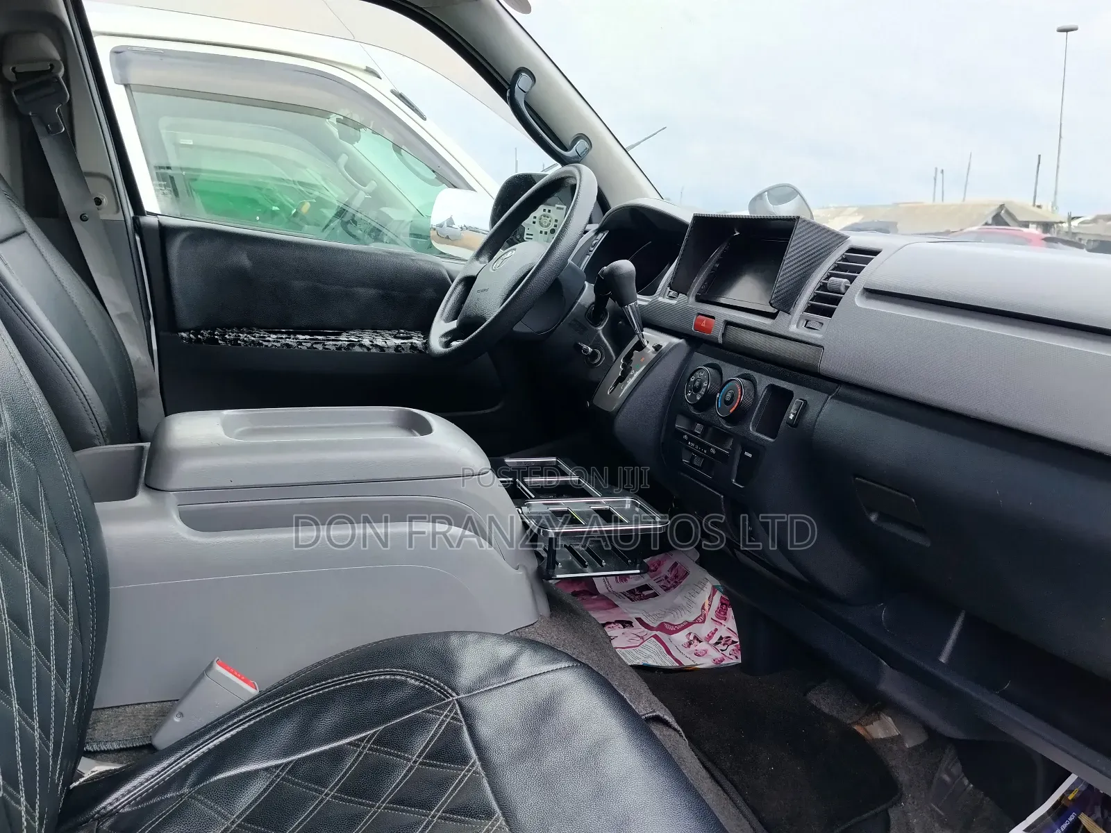 Toyota HiAce 2010 Silver