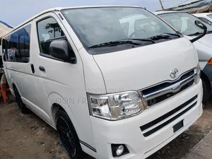 Toyota HiAce 2013 White