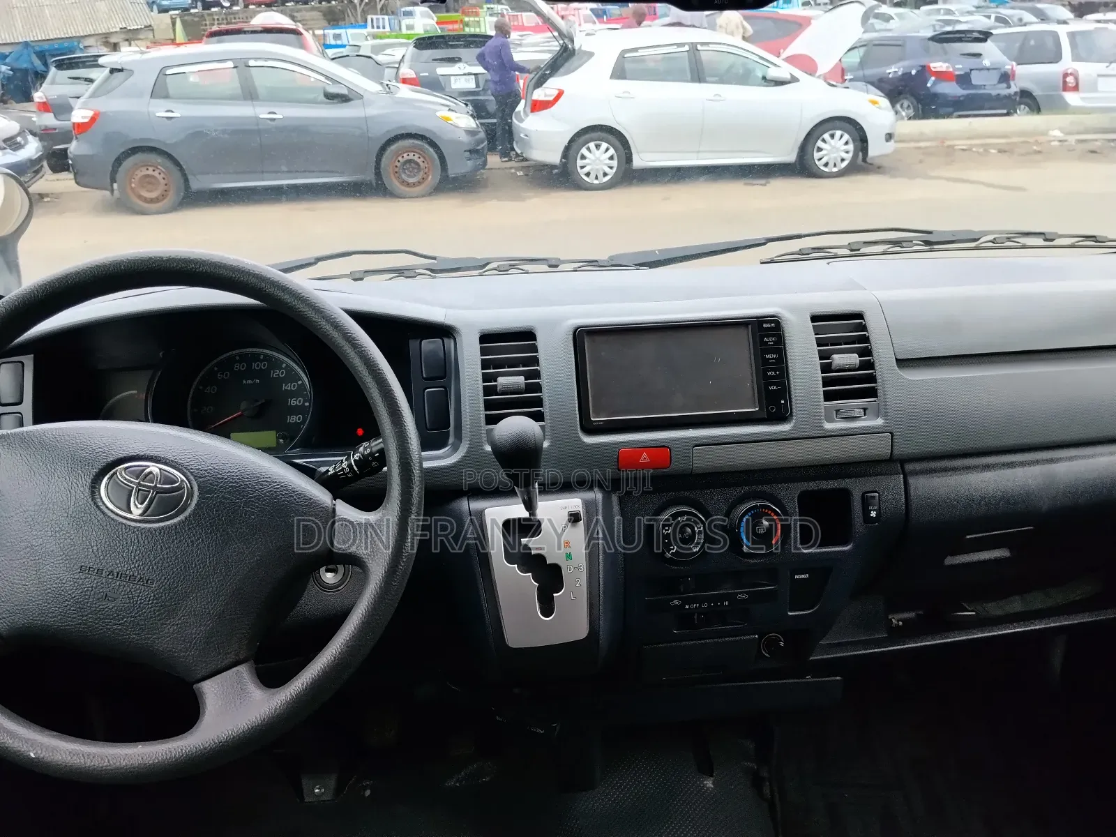 Toyota HiAce 2013 White