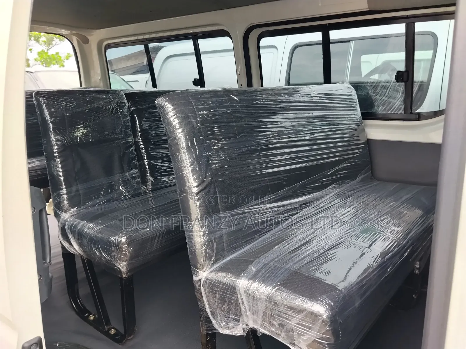 Toyota HiAce 2013 White