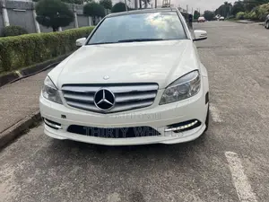 Mercedes-Benz C350 C350 BlueEFFICIENCY RWD 2011 White