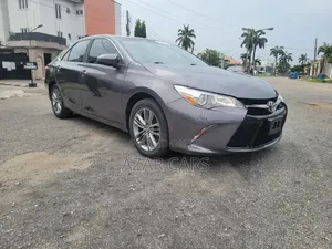 Toyota Camry SE 4dr Sedan (2.5L 4cyl 6A) 2016 Gray