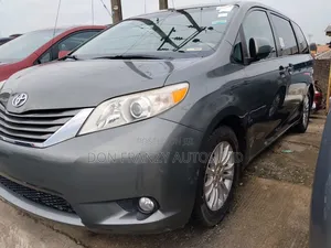 Toyota Sienna XLE 7 Passenger 2012 Green