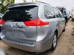 Toyota Sienna LE 7 Passenger 2012 Silver
