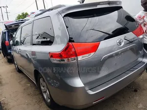 Toyota Sienna LE 7 Passenger 2012 Silver