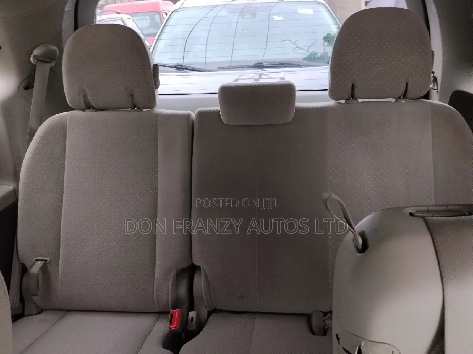 Toyota Sienna LE 7 Passenger 2012 Silver