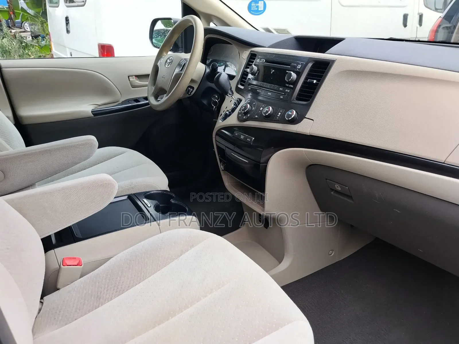 Toyota Sienna LE 7 Passenger 2012 Silver