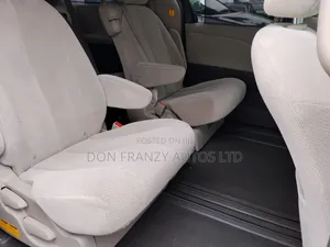 Toyota Sienna LE 7 Passenger 2012 Silver