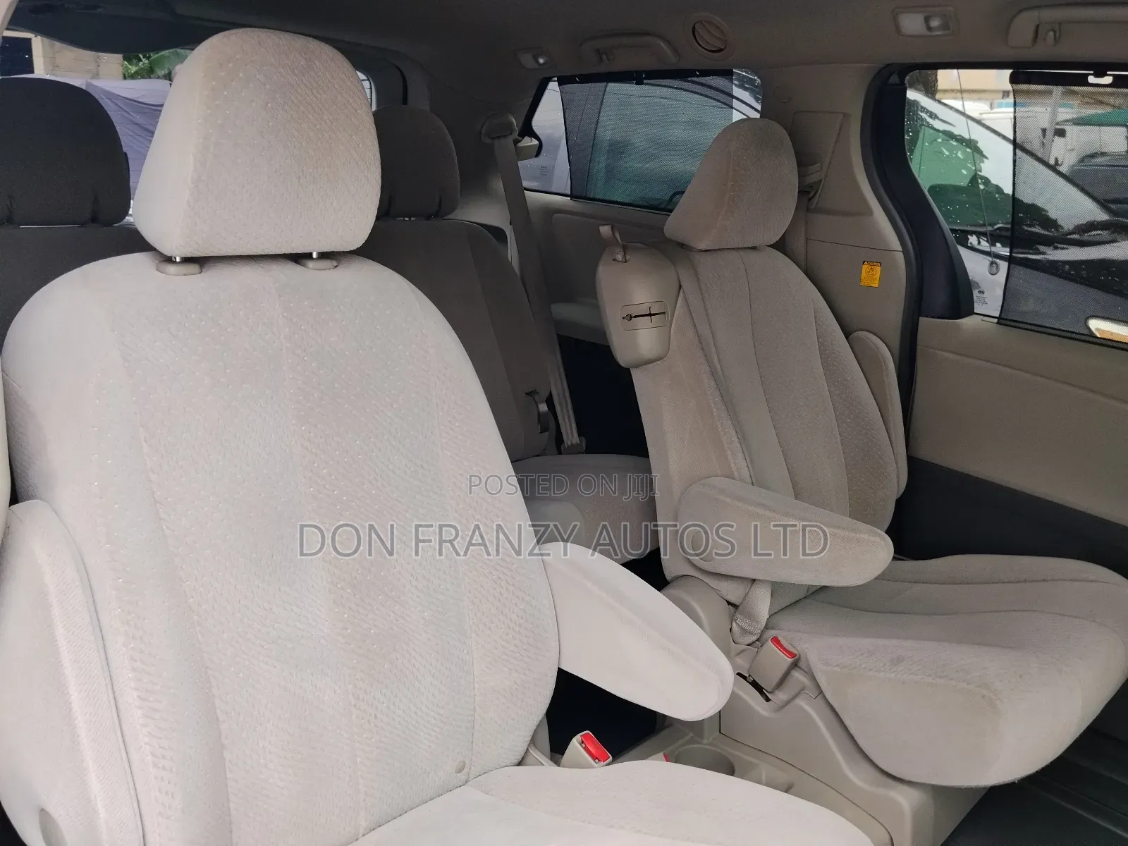 Toyota Sienna LE 7 Passenger 2012 Silver