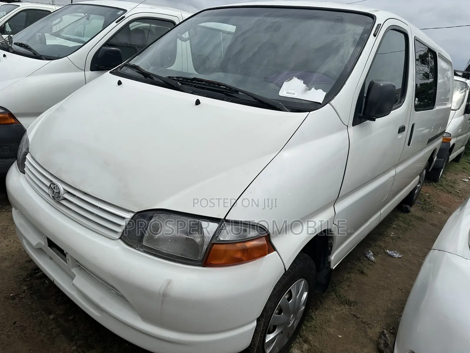 Toyota HiAce 2006 White