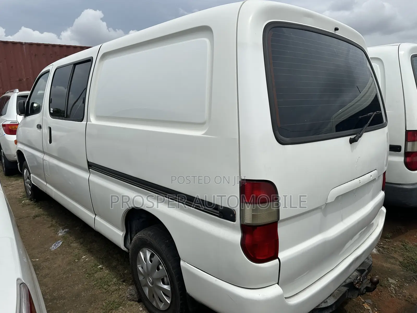 Toyota HiAce 2006 White