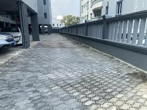3bdrm Block of Flats in Ikoyi for rent