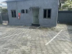 3bdrm Block of Flats in Ikoyi for rent
