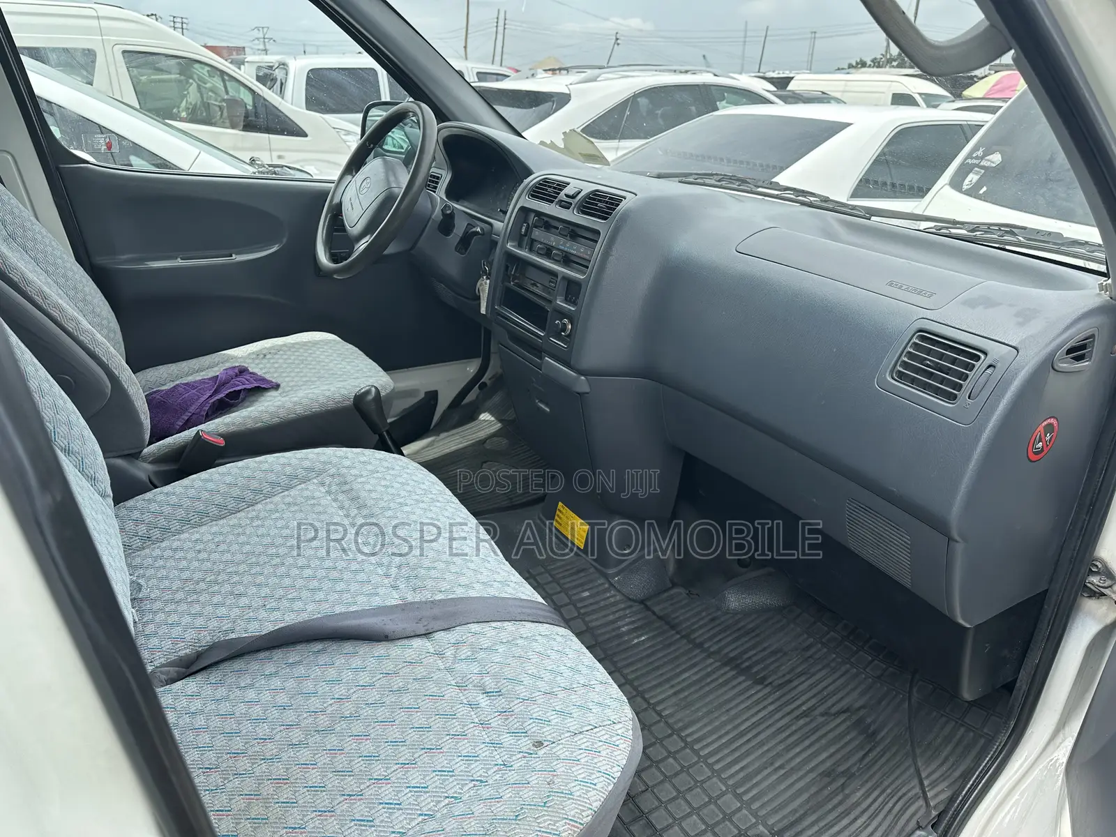 Toyota HiAce 2006 White