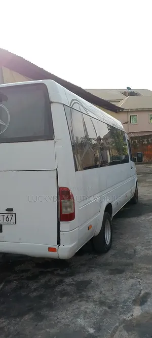 Mercedes-Benz Sprinter 2000 White