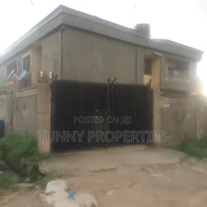16bdrm Block of Flats in Onipetesi Estate, Mangoro for sale
