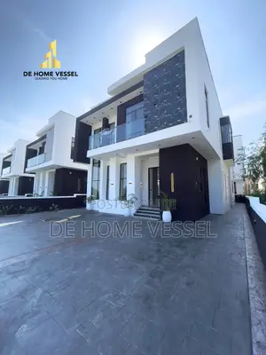 5bdrm Duplex in Lekki for sale
