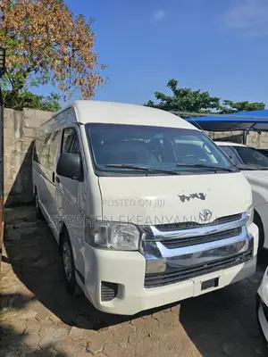 Toyota HiAce 2018 White