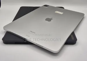Apple iPad Pro 12.9 (2022) 256 GB Silver