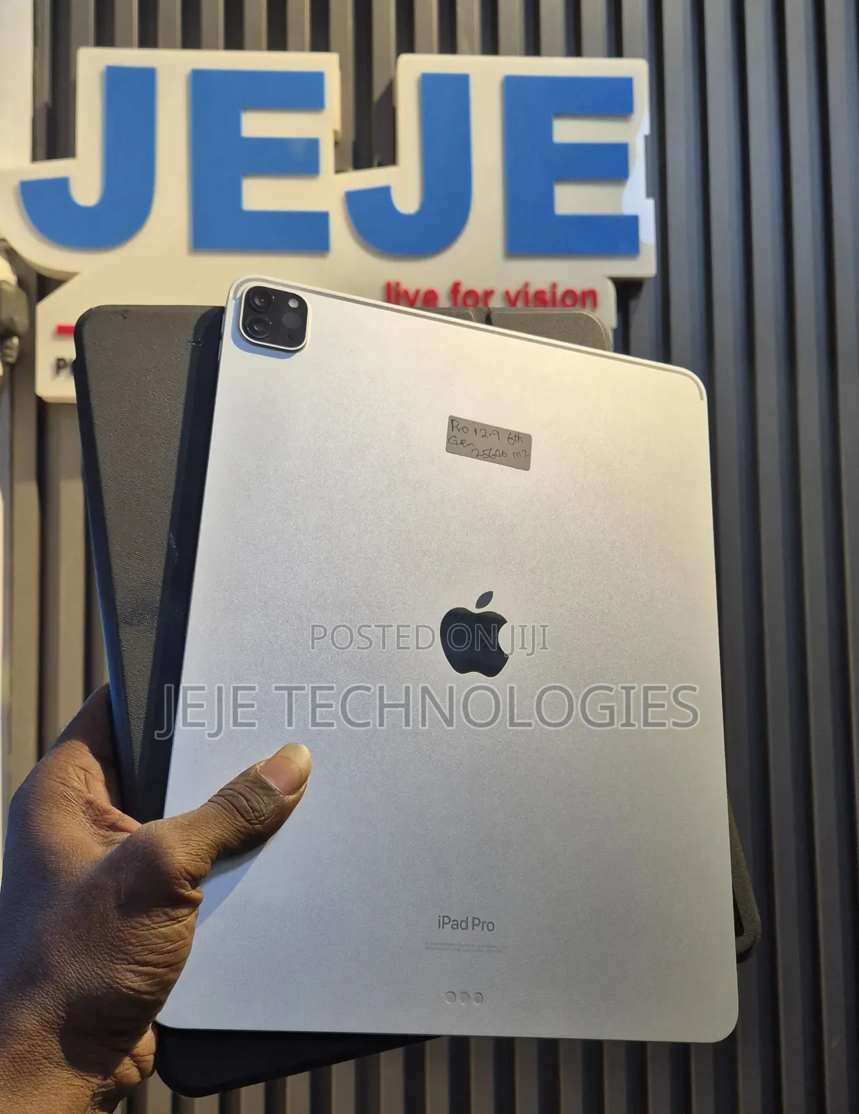 Apple iPad Pro 12.9 (2022) 256 GB Silver