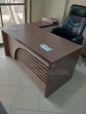 Classic Executive Table (1.6 Meter)