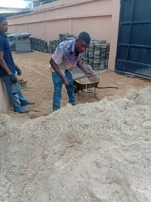 Expert Bricklayer at Lekki