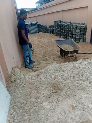 Expert Bricklayer at Lekki