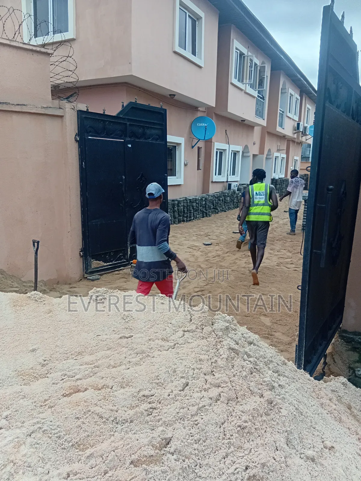 Expert Bricklayer at Lekki