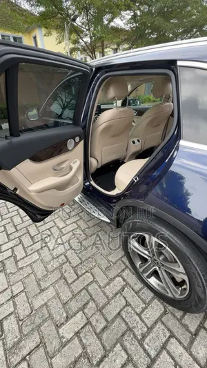 Mercedes-Benz GLC-Class 2018 Blue