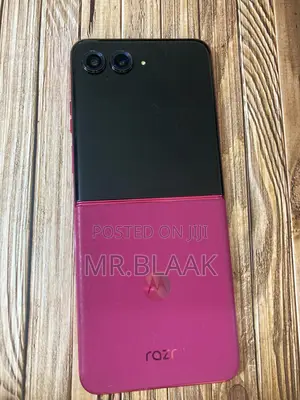 Motorola Razr 2024 256 GB Pink