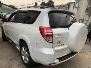 Toyota RAV4 2009 White