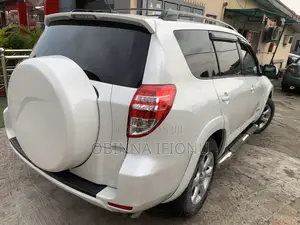 Toyota RAV4 2009 White