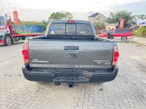 Toyota Tacoma PreRunner Regular Cab 2010 Gray